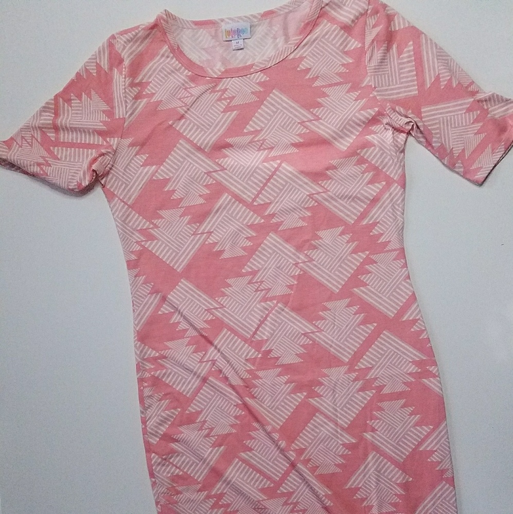 Lularoe med julia pink aztec